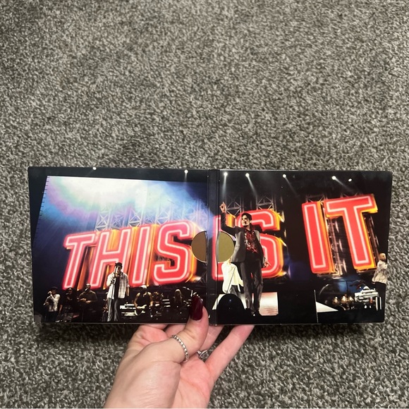 Michael Jackson THIS IS IT Music DVD Set - Picture 3 of 4